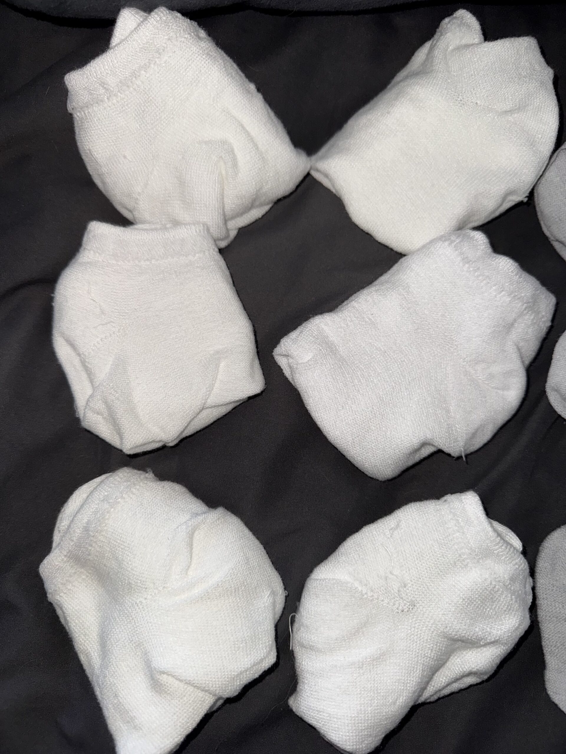 white-simple-snaker-socks-worn-by-nele-for-one-day